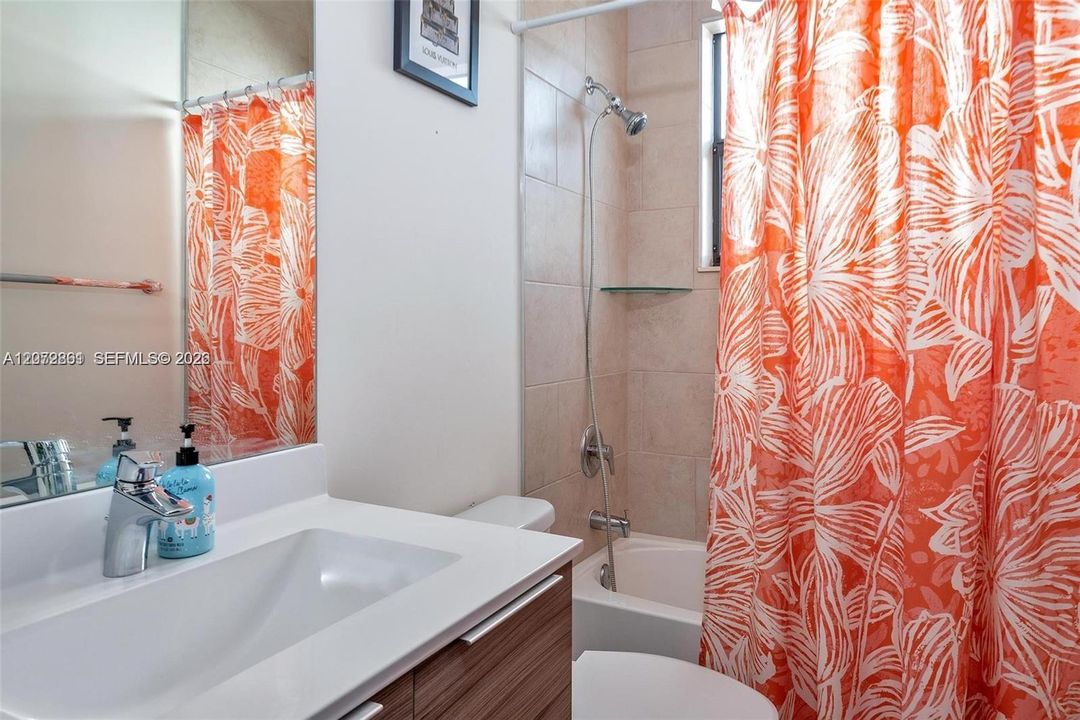 В аренду: $6,090 (3 спален, 2 ванн, 2196 Квадратных фут)