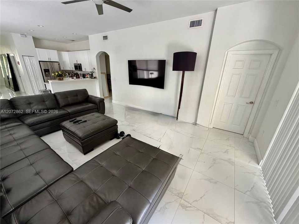 For Sale: $740,000 (4 beds, 3 baths, 2032 Square Feet)