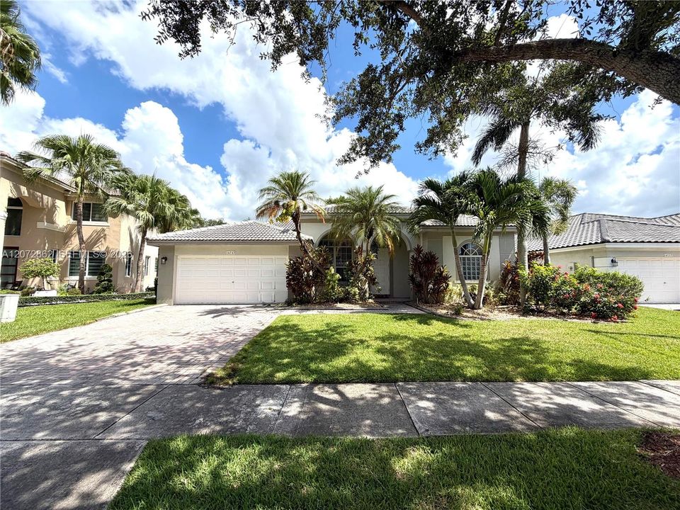 For Sale: $740,000 (4 beds, 3 baths, 2032 Square Feet)