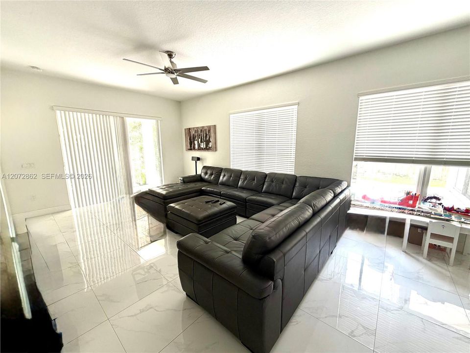 For Sale: $740,000 (4 beds, 3 baths, 2032 Square Feet)