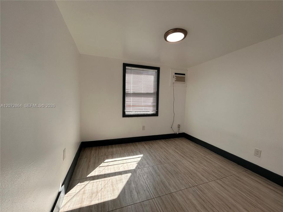 В аренду: $1,500 (1 спален, 1 ванн, 730 Квадратных фут)