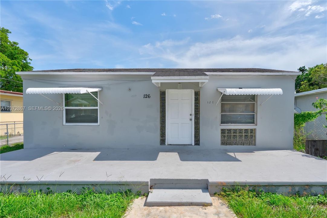 For Rent: $2,400 (2 beds, 1 baths, 947 Square Feet)
