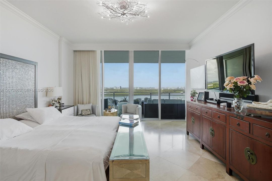 For Sale: $6,500,000 (3 beds, 3 baths, 3289 Square Feet)