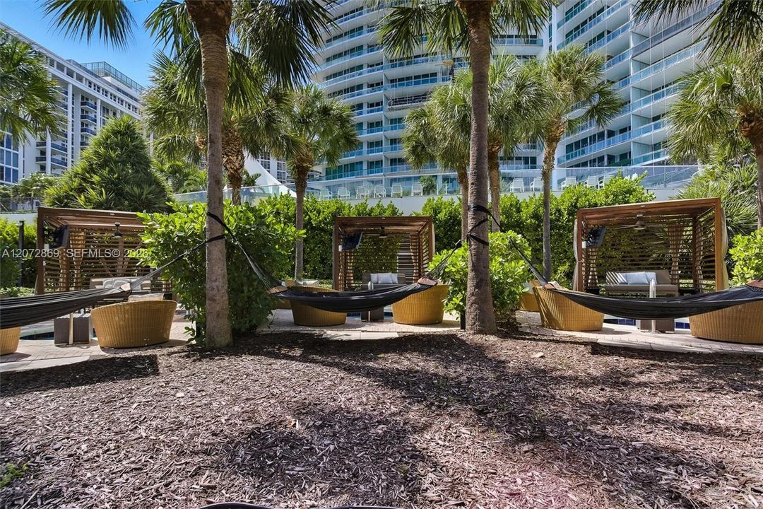 For Sale: $6,500,000 (3 beds, 3 baths, 3289 Square Feet)