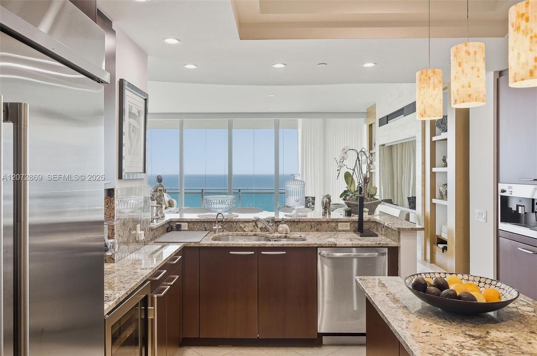 For Sale: $6,500,000 (3 beds, 3 baths, 3289 Square Feet)