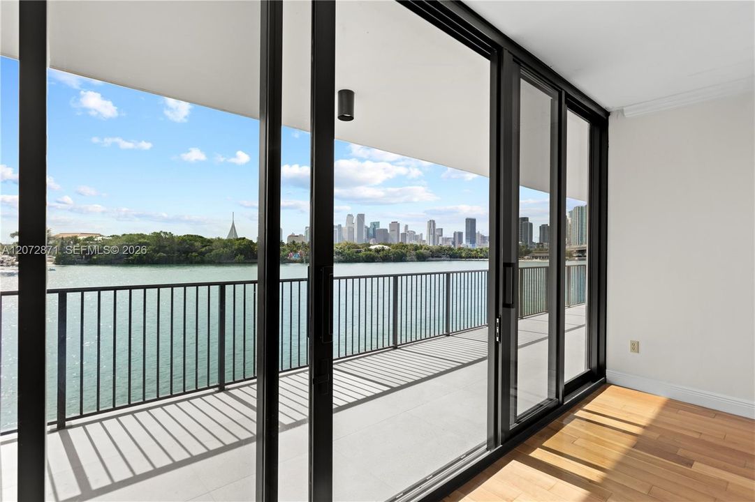 For Sale: $4,600,000 (5 beds, 4 baths, 3840 Square Feet)