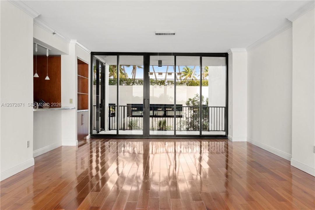 For Sale: $4,600,000 (5 beds, 4 baths, 3840 Square Feet)