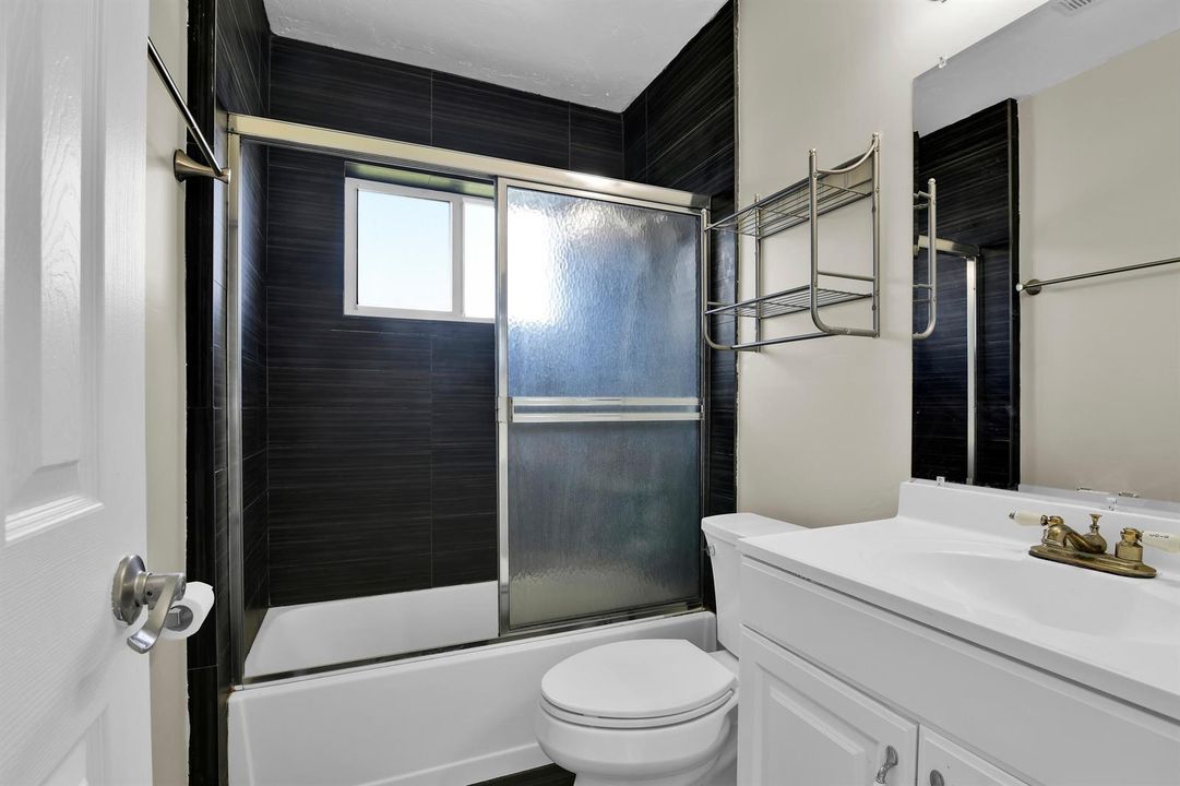 GB 350 NE 29th St. Boca Raton - 31