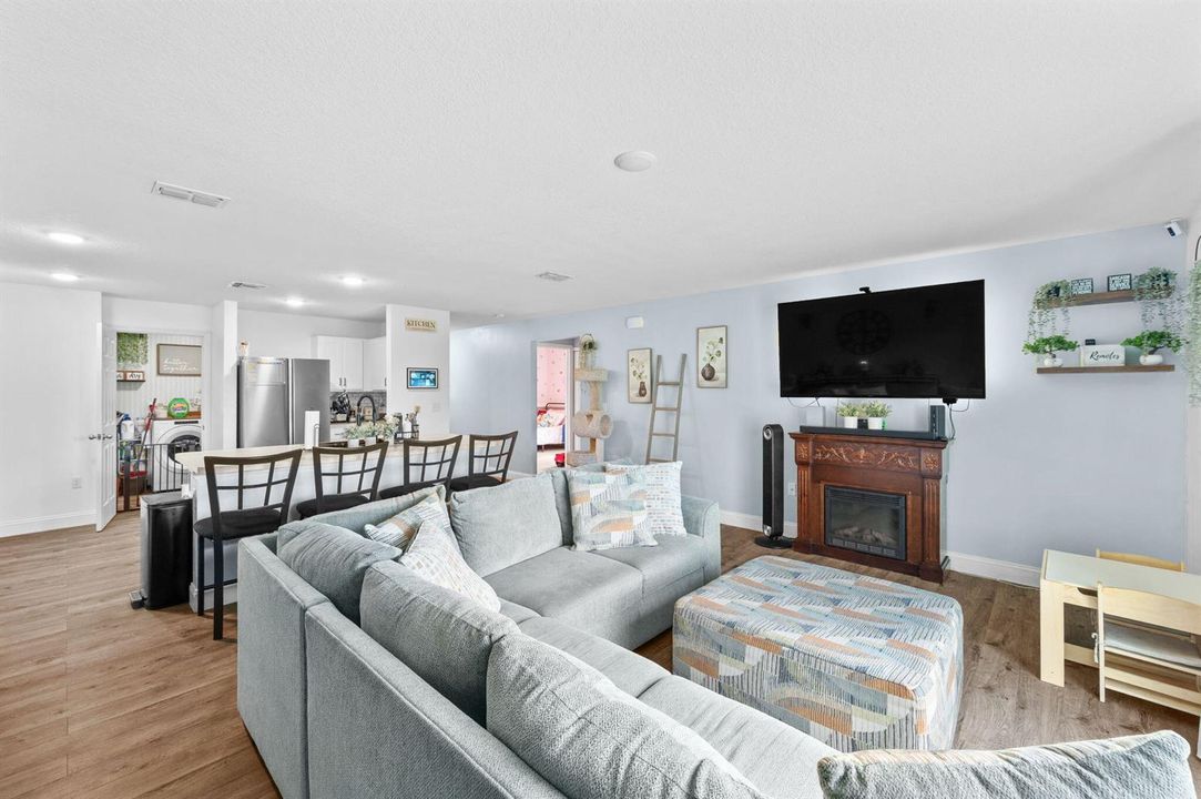 8-web-or-mls-2349 SE Master Ave - 8