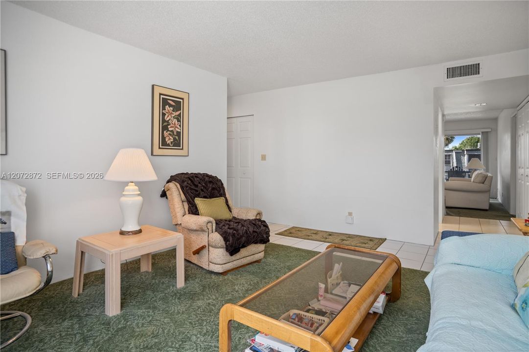 For Sale: $179,900 (2 beds, 2 baths, 1200 Square Feet)