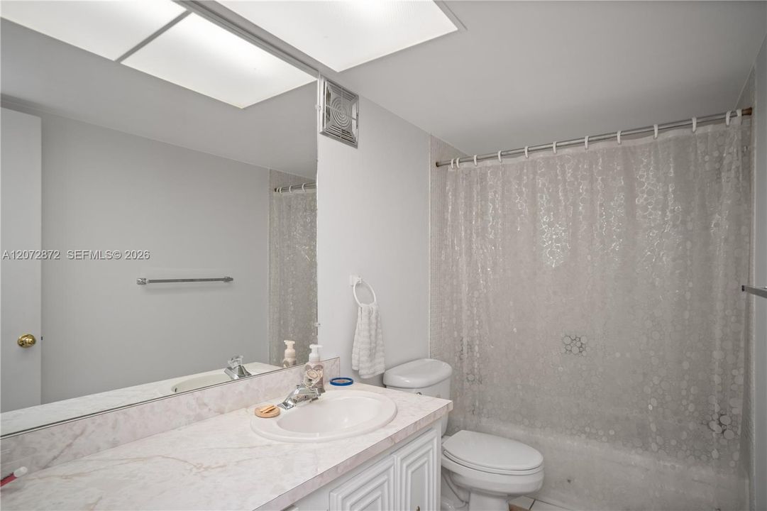 For Sale: $179,900 (2 beds, 2 baths, 1200 Square Feet)