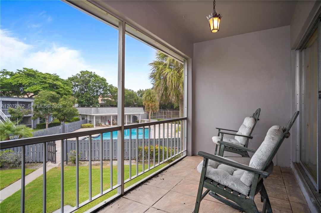For Sale: $179,900 (2 beds, 2 baths, 1200 Square Feet)