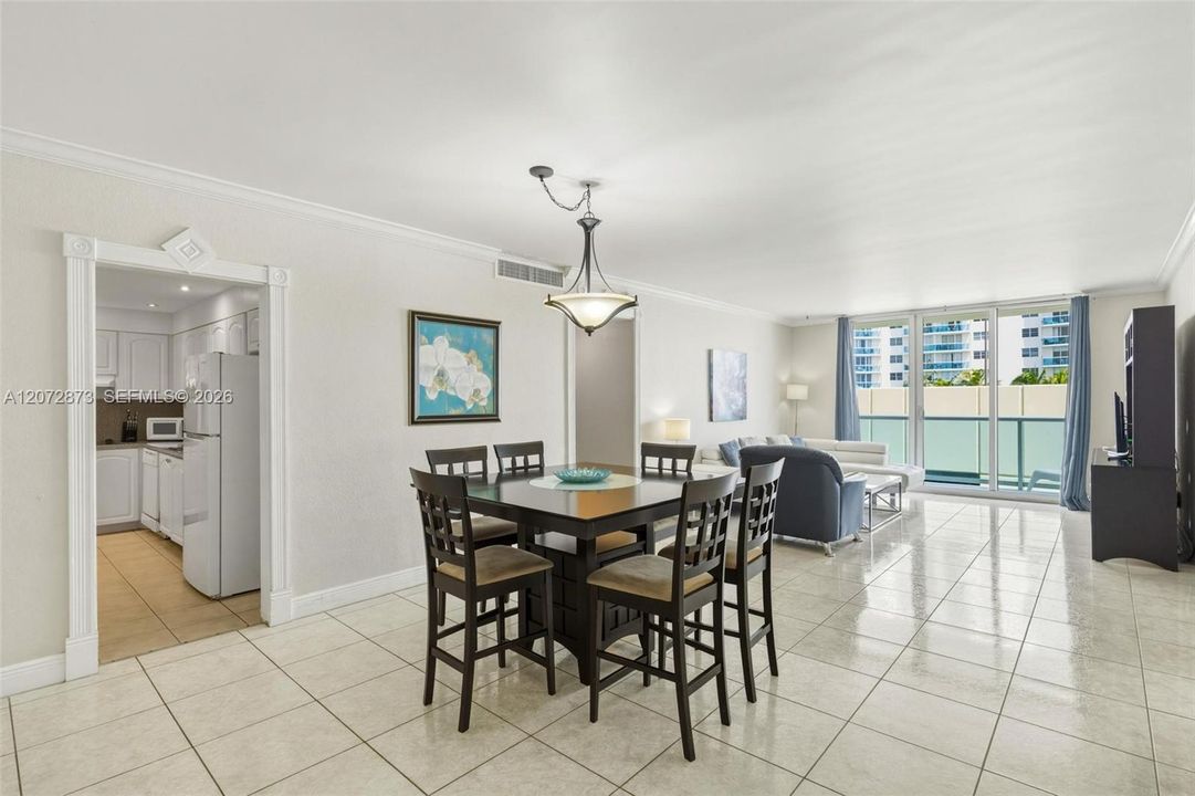 En Venta: $650,000 (2 camas, 2 baños, 1355 Pies cuadrados)