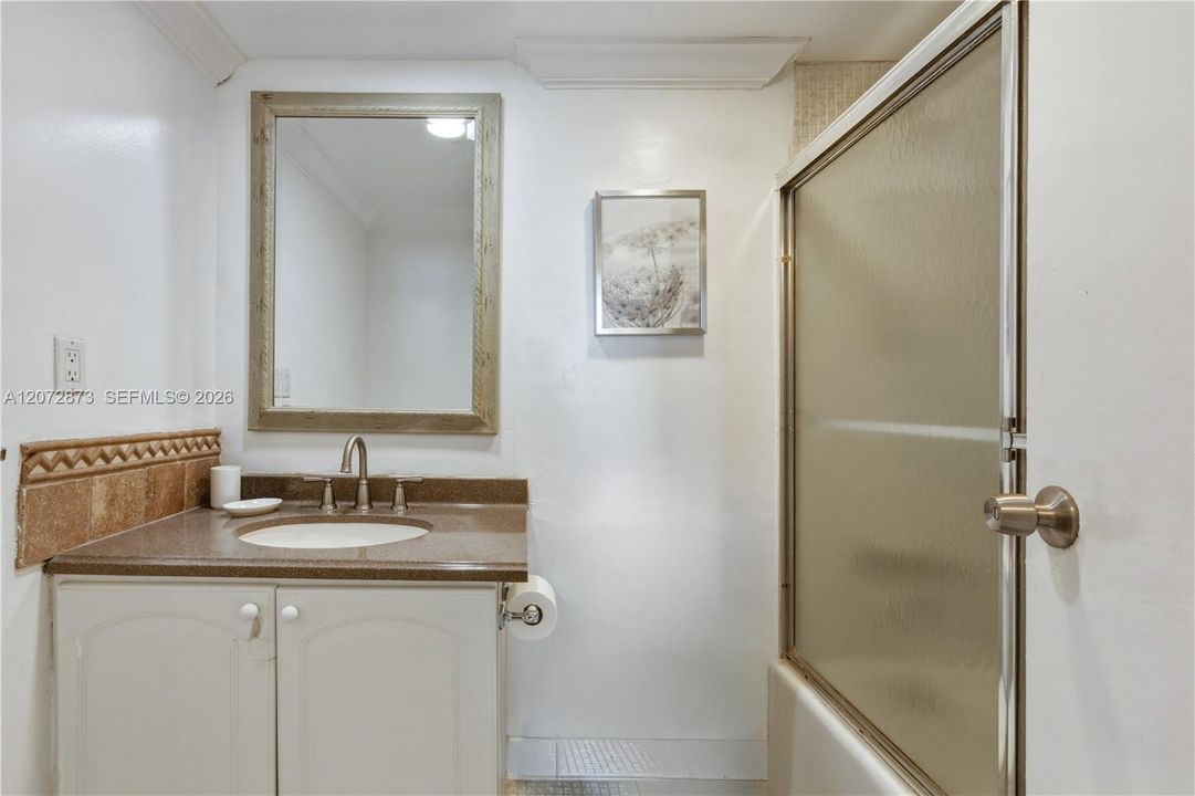 En Venta: $650,000 (2 camas, 2 baños, 1355 Pies cuadrados)