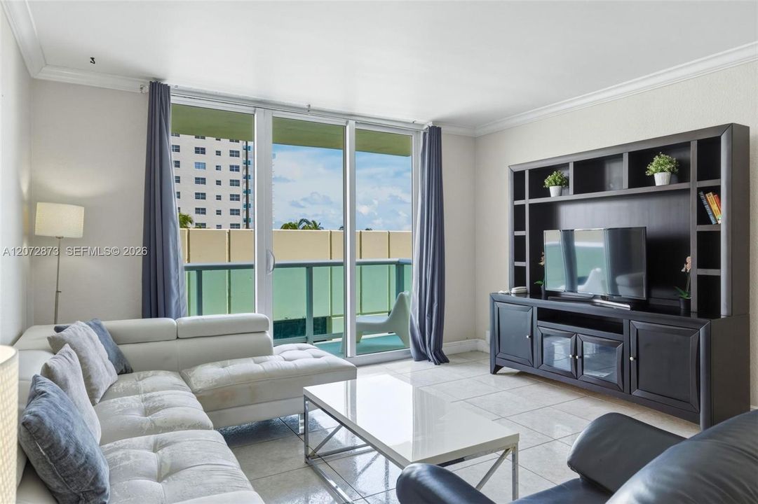 En Venta: $650,000 (2 camas, 2 baños, 1355 Pies cuadrados)