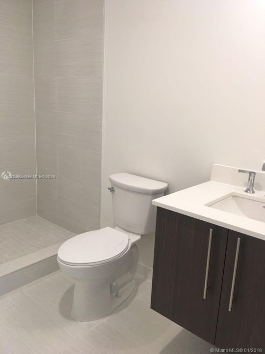 В аренду: $3,100 (2 спален, 2 ванн, 1066 Квадратных фут)