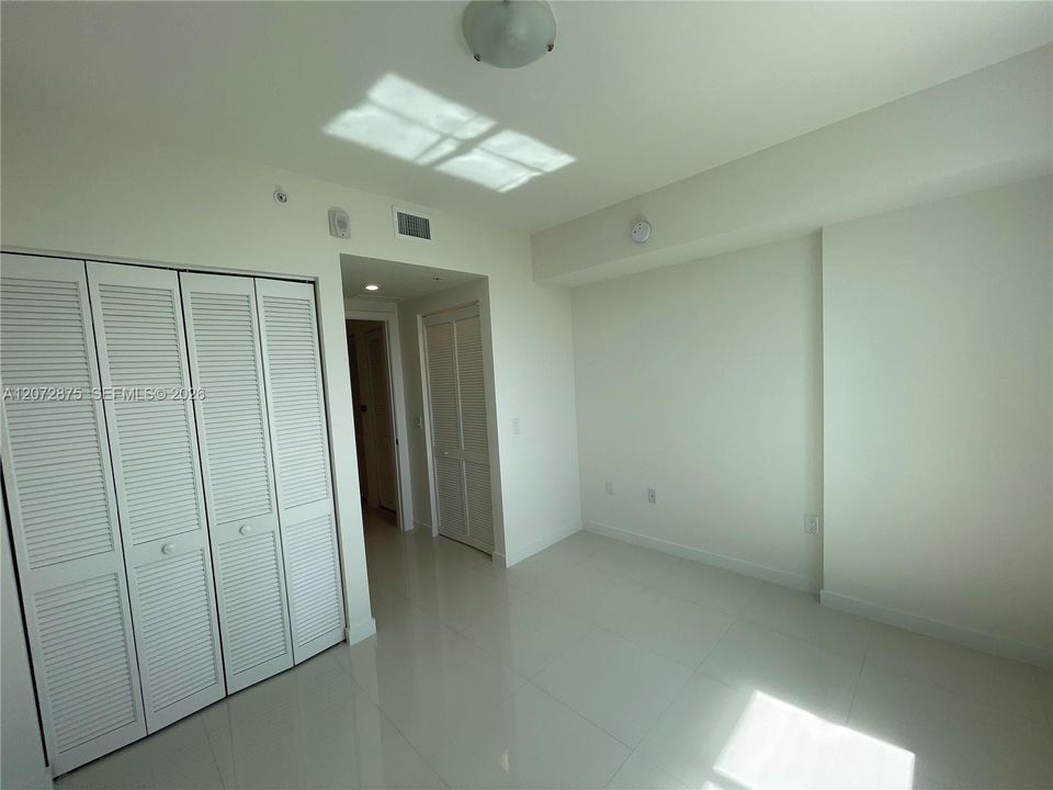 В аренду: $3,100 (2 спален, 2 ванн, 1066 Квадратных фут)