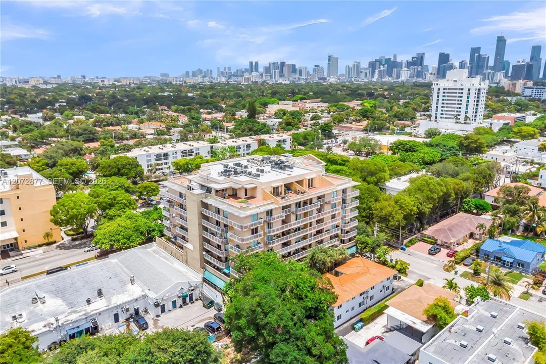На продажу: $520,000 (2 спален, 2 ванн, 1447 Квадратных фут)