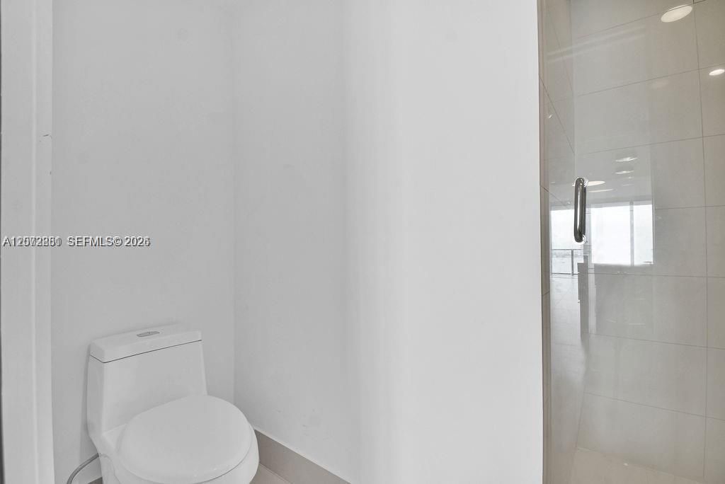 Active With Contract: $5,900 (2 beds, 3 baths, 1198 Square Feet)