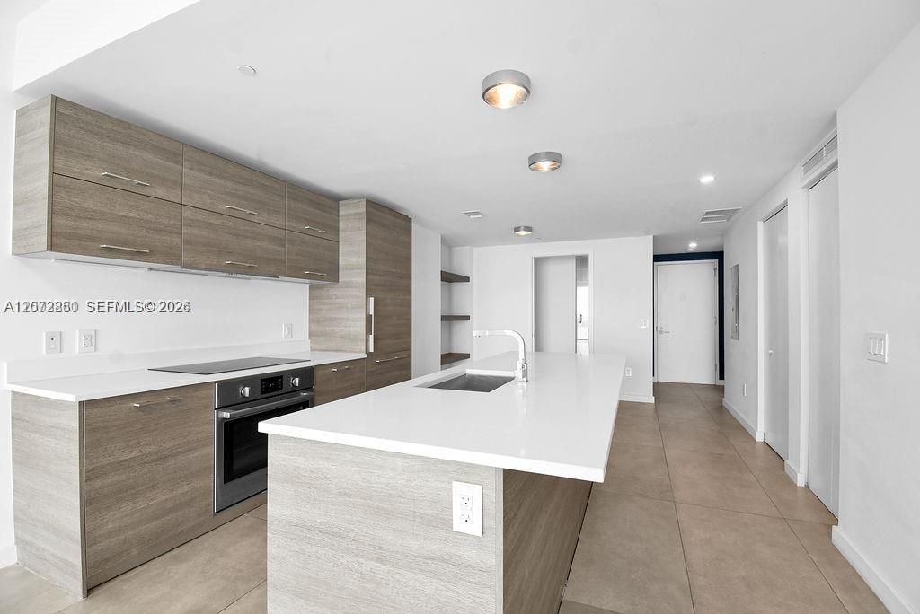 Active With Contract: $5,900 (2 beds, 3 baths, 1198 Square Feet)