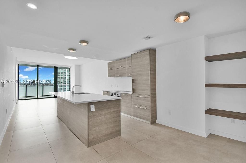 Active With Contract: $5,900 (2 beds, 3 baths, 1198 Square Feet)