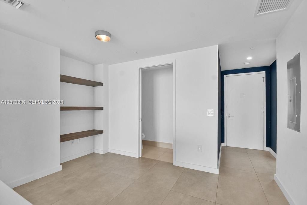 Active With Contract: $5,900 (2 beds, 3 baths, 1198 Square Feet)