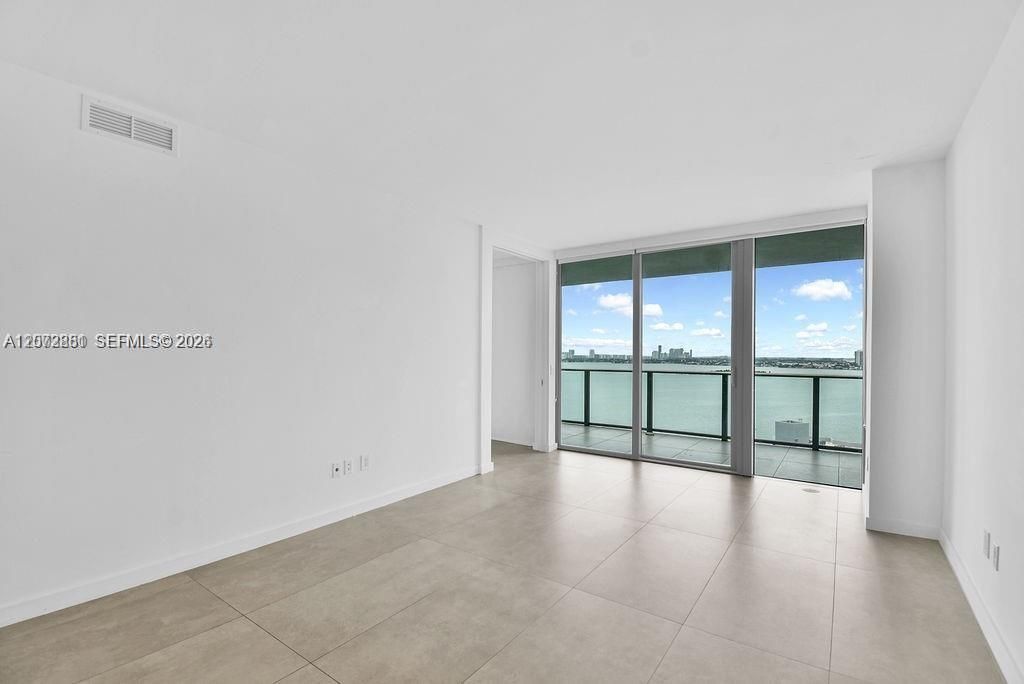 Active With Contract: $5,900 (2 beds, 3 baths, 1198 Square Feet)