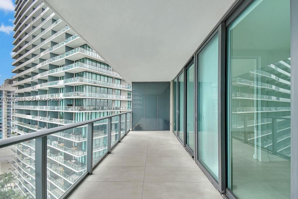 Active With Contract: $5,900 (2 beds, 3 baths, 1198 Square Feet)