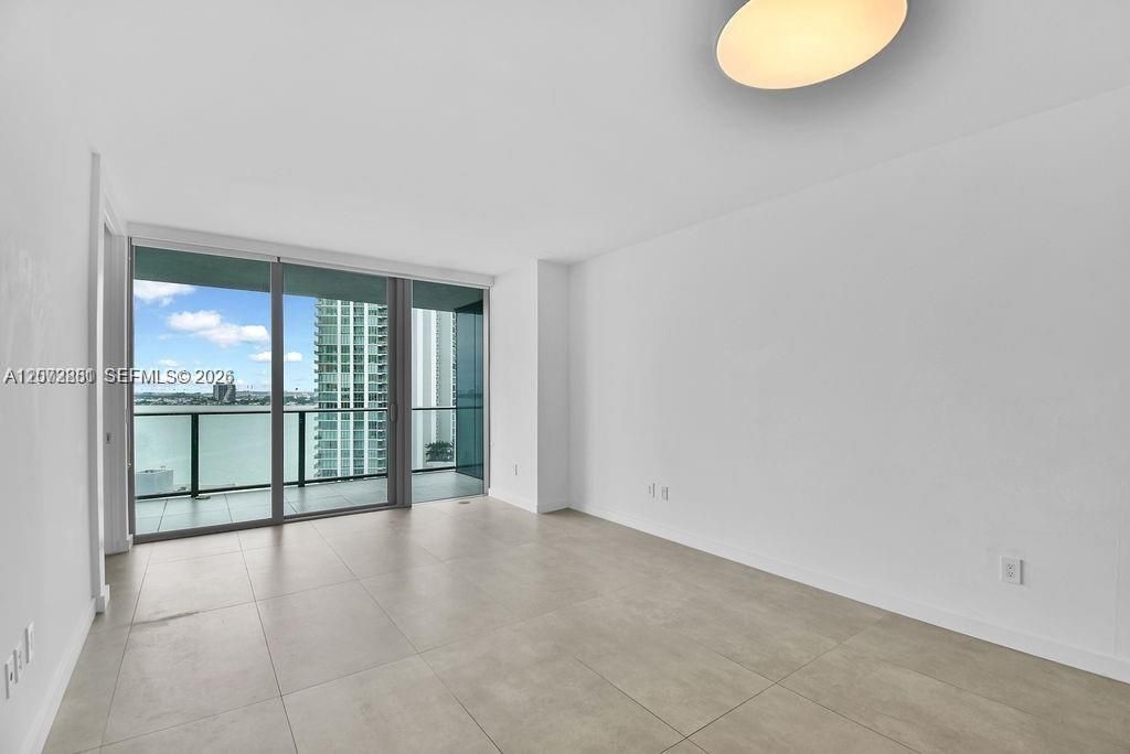Active With Contract: $5,900 (2 beds, 3 baths, 1198 Square Feet)