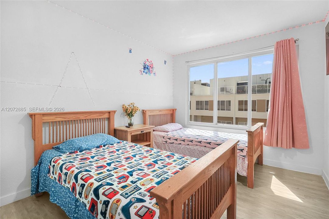 For Sale: $395,000 (4 beds, 3 baths, 1434 Square Feet)
