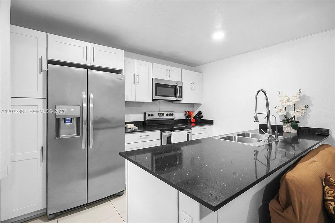 For Sale: $395,000 (4 beds, 3 baths, 1434 Square Feet)