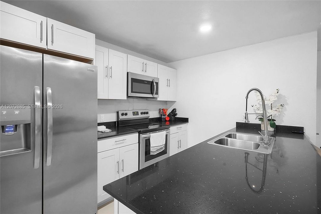 For Sale: $395,000 (4 beds, 3 baths, 1434 Square Feet)