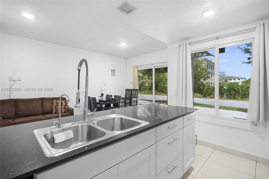 For Sale: $395,000 (4 beds, 3 baths, 1434 Square Feet)