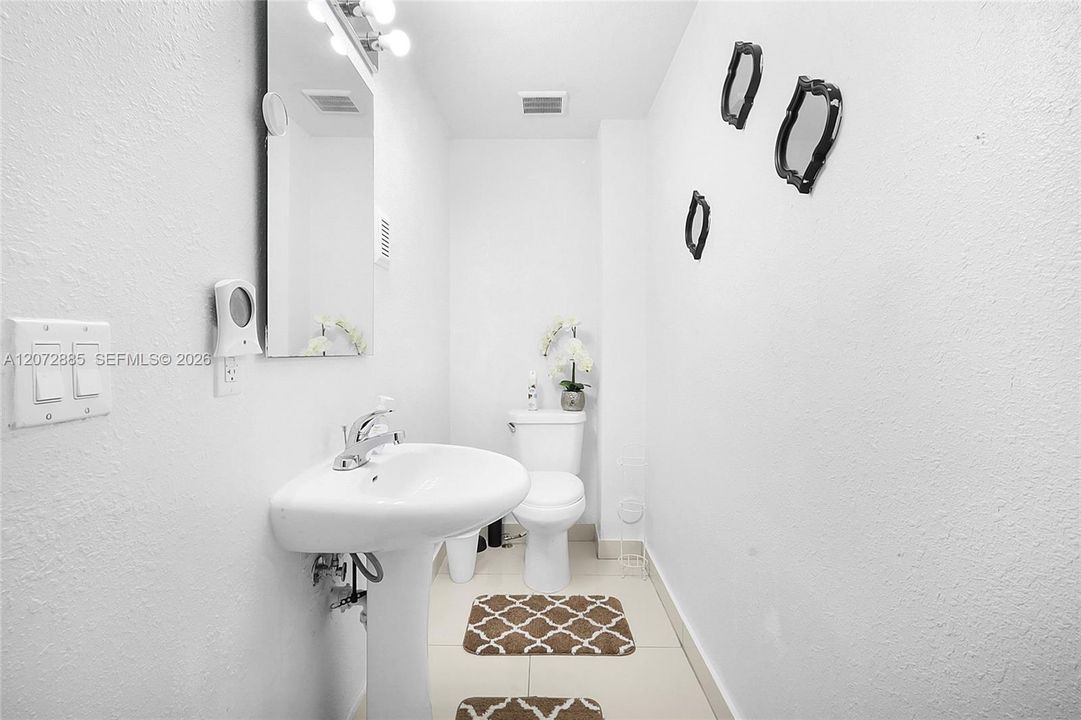 For Sale: $395,000 (4 beds, 3 baths, 1434 Square Feet)