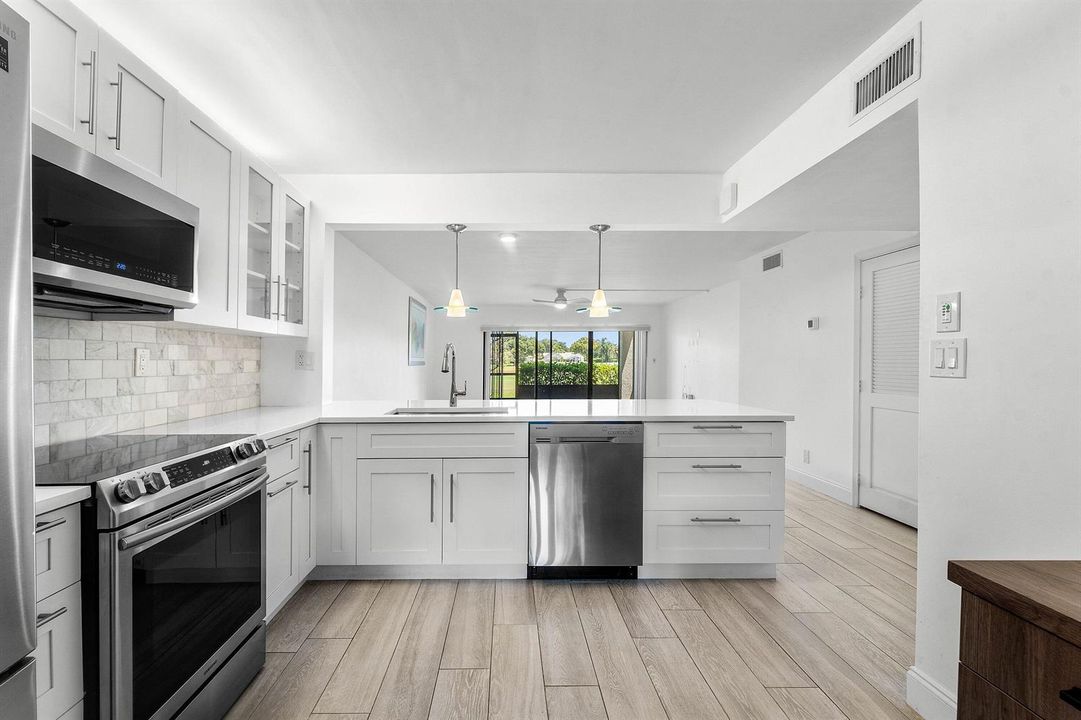 006-12870BriarlakeDrive-106-PalmBeachGar
