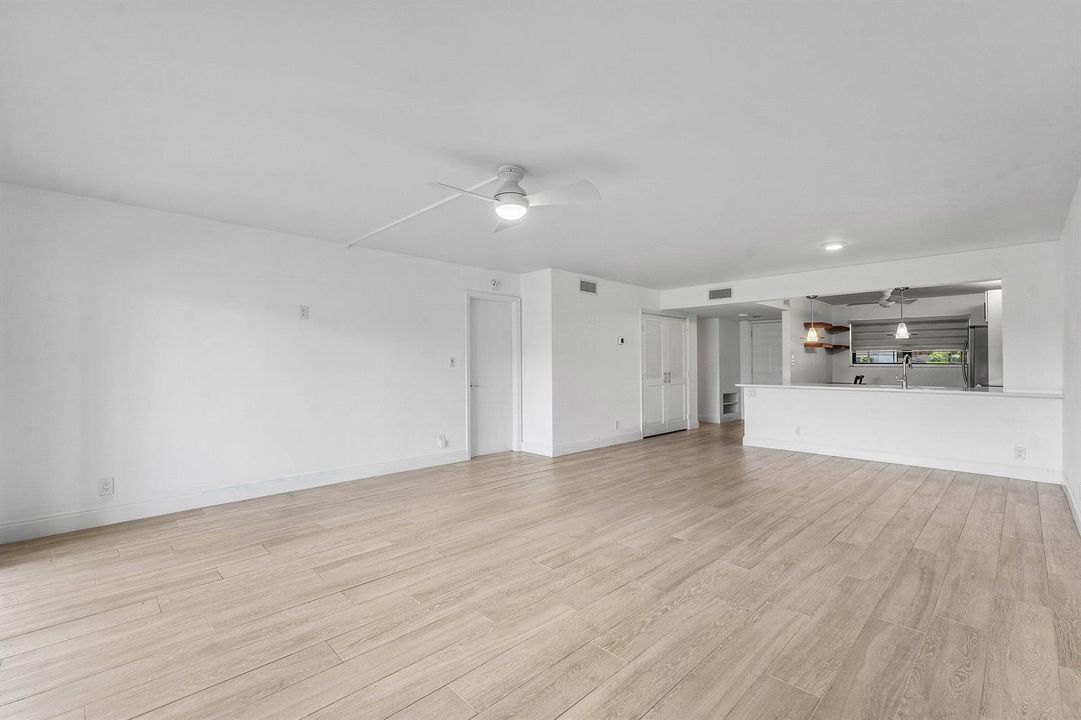012-12870BriarlakeDrive-106-PalmBeachGar