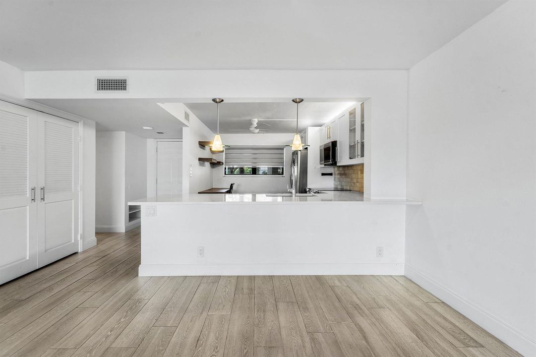009-12870BriarlakeDrive-106-PalmBeachGar