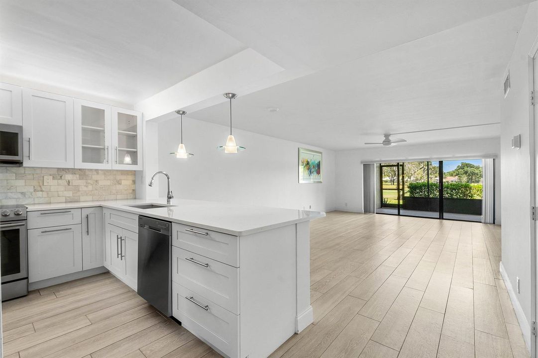 004-12870BriarlakeDrive-106-PalmBeachGar