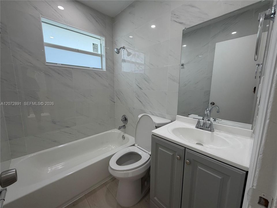 В аренду: $1,800 (2 спален, 1 ванн, 750 Квадратных фут)
