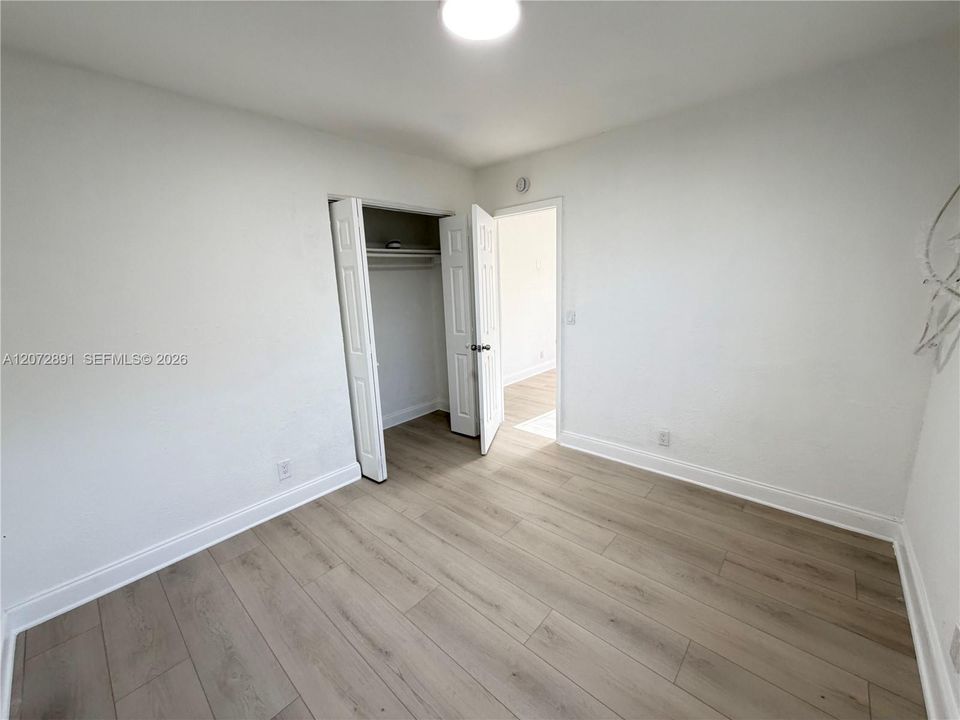 В аренду: $1,800 (2 спален, 1 ванн, 750 Квадратных фут)