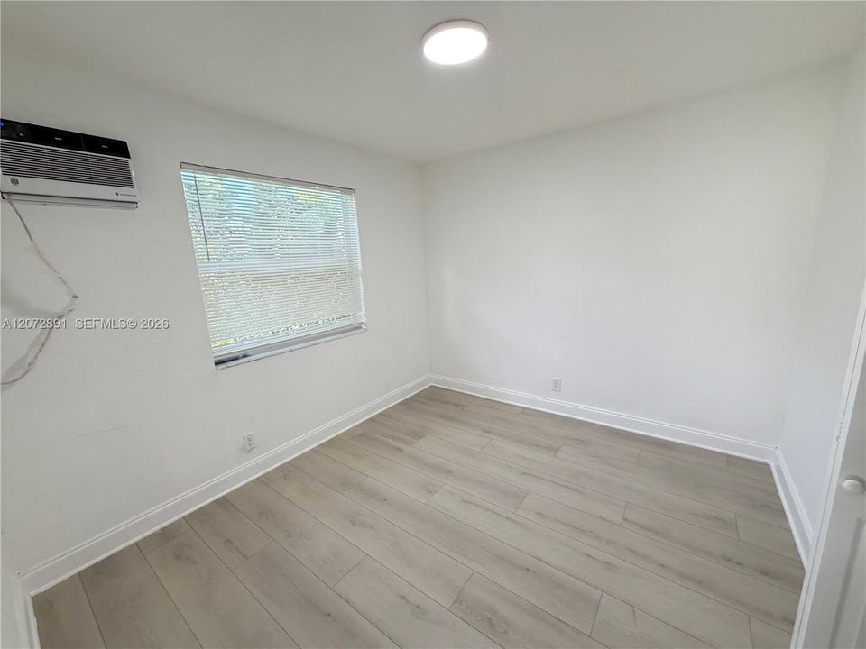 В аренду: $1,800 (2 спален, 1 ванн, 750 Квадратных фут)