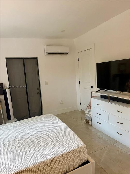 В аренду: $1,100 (4 спален, 2 ванн, 2279 Квадратных фут)