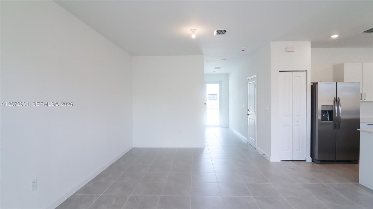 En Renta: $2,550 (3 camas, 3 baños, 1694 Pies cuadrados)