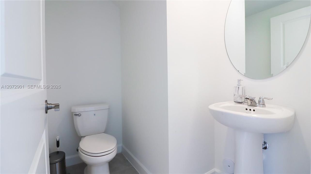 En Renta: $2,550 (3 camas, 3 baños, 1694 Pies cuadrados)