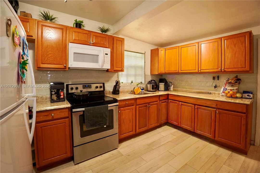 For Sale: $779,900 (0 beds, 0 baths, 1877 Square Feet)