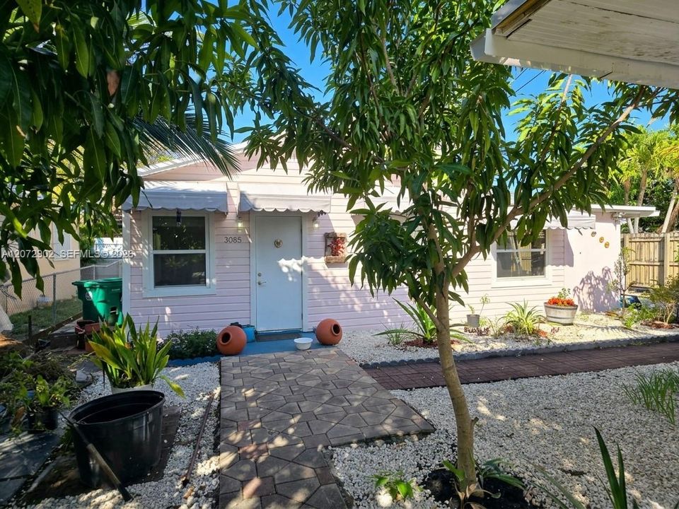 For Sale: $779,900 (0 beds, 0 baths, 1877 Square Feet)