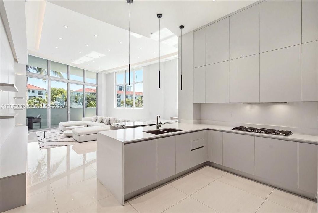 For Rent: $15,000 (4 beds, 4 baths, 2587 Square Feet)