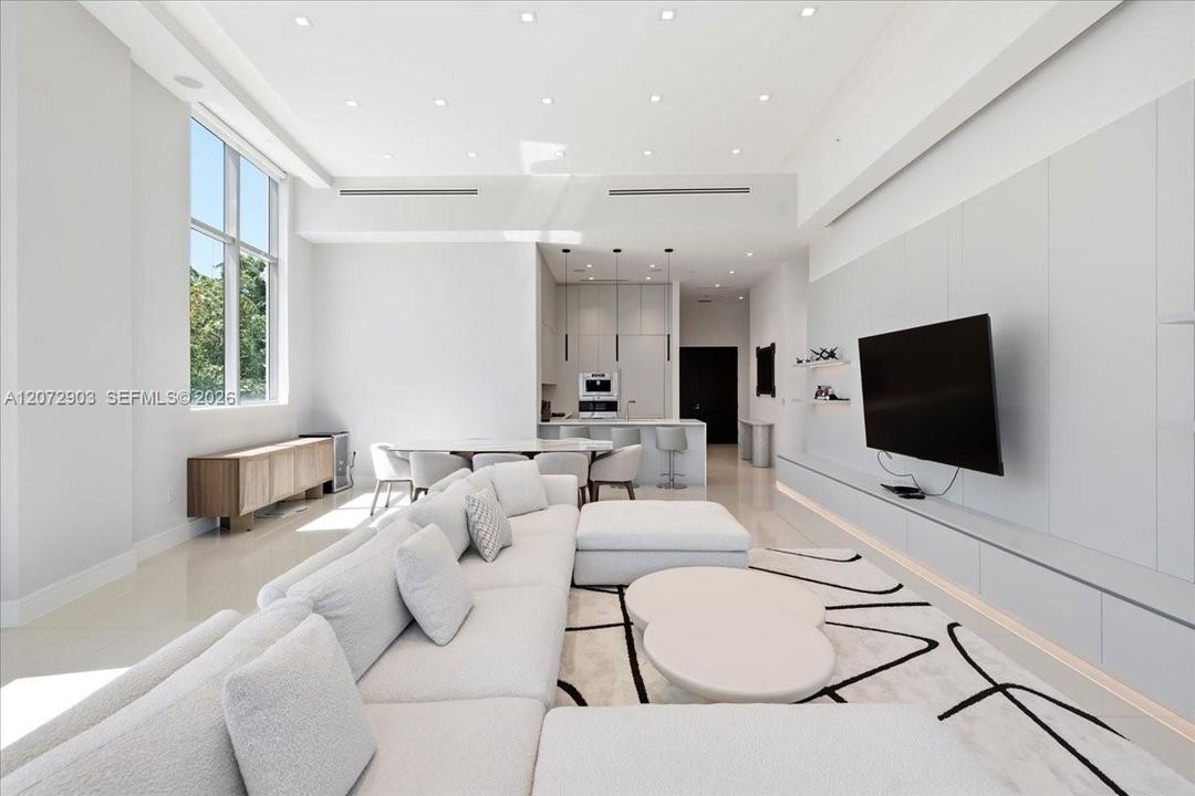 For Rent: $15,000 (4 beds, 4 baths, 2587 Square Feet)
