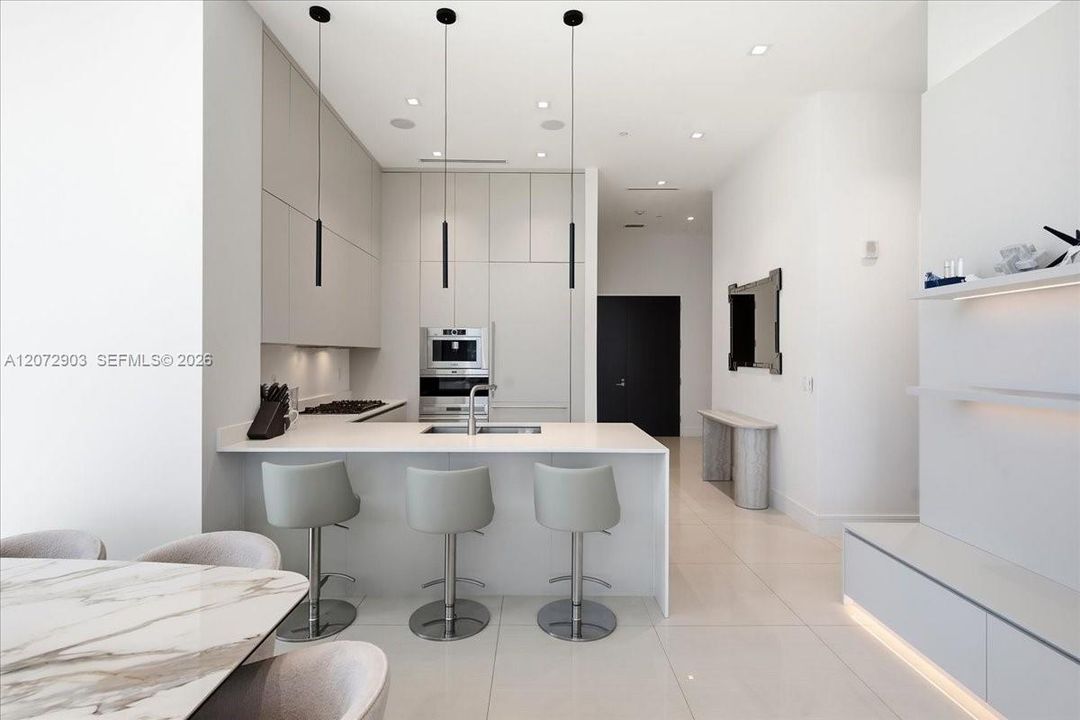For Rent: $15,000 (4 beds, 4 baths, 2587 Square Feet)