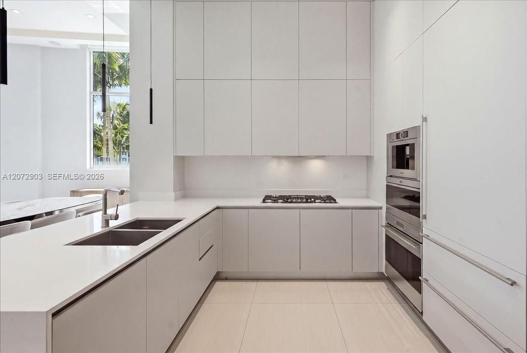 For Rent: $15,000 (4 beds, 4 baths, 2587 Square Feet)